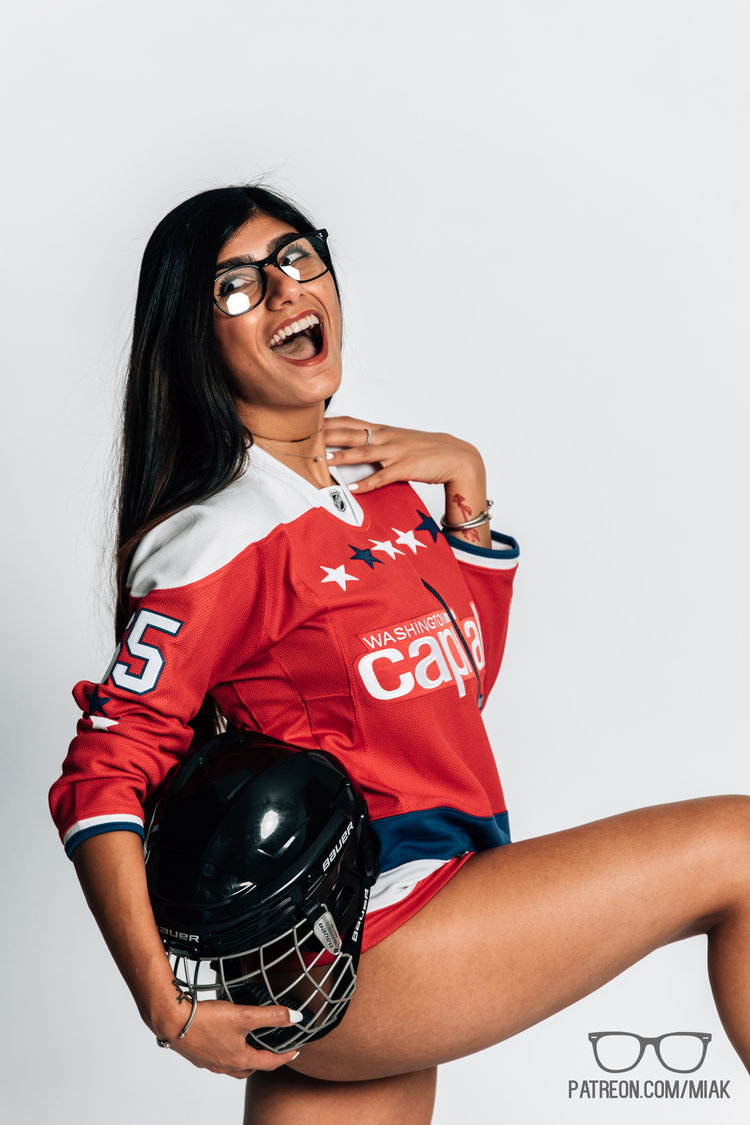 DC Hockey: A Sensual Twist 🏒 high-quality photo 18