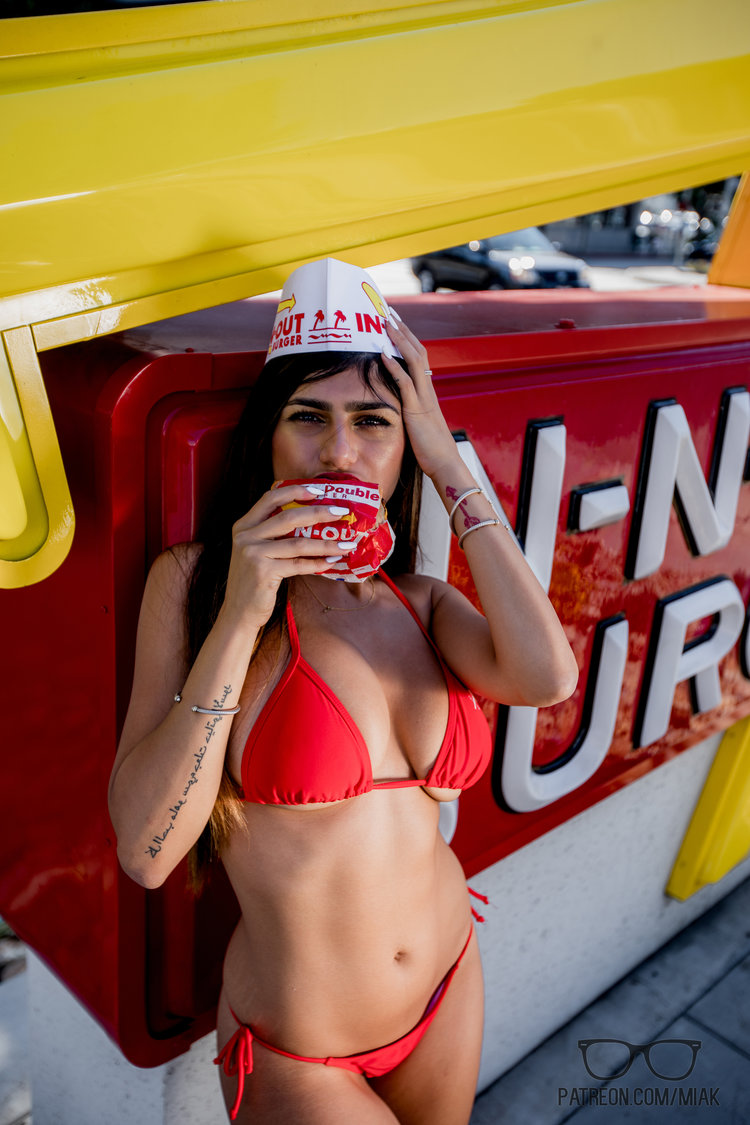 In-N-Out: Show Me Your Buns 🍔 – high-quality photo 40