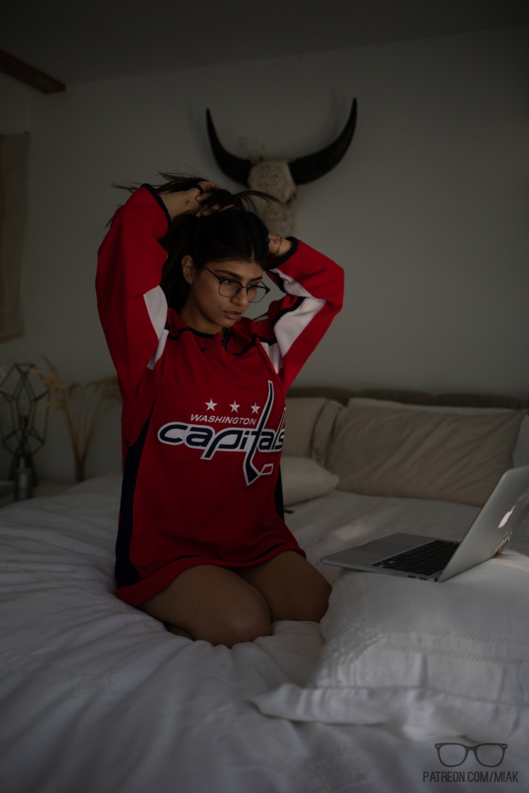 Mia Khalifa foto de alta qualidade de Manhã de segunda-feira 🌞 - imagem 2