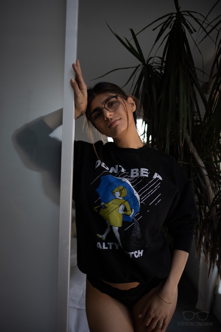 Mia Khalifa foto de alta qualidade de Manhã de segunda-feira 🌞 - imagem 6