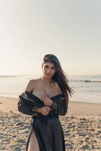 Mia Khalifa Beach Daze 🏖️ 高品質照片 — 圖片4