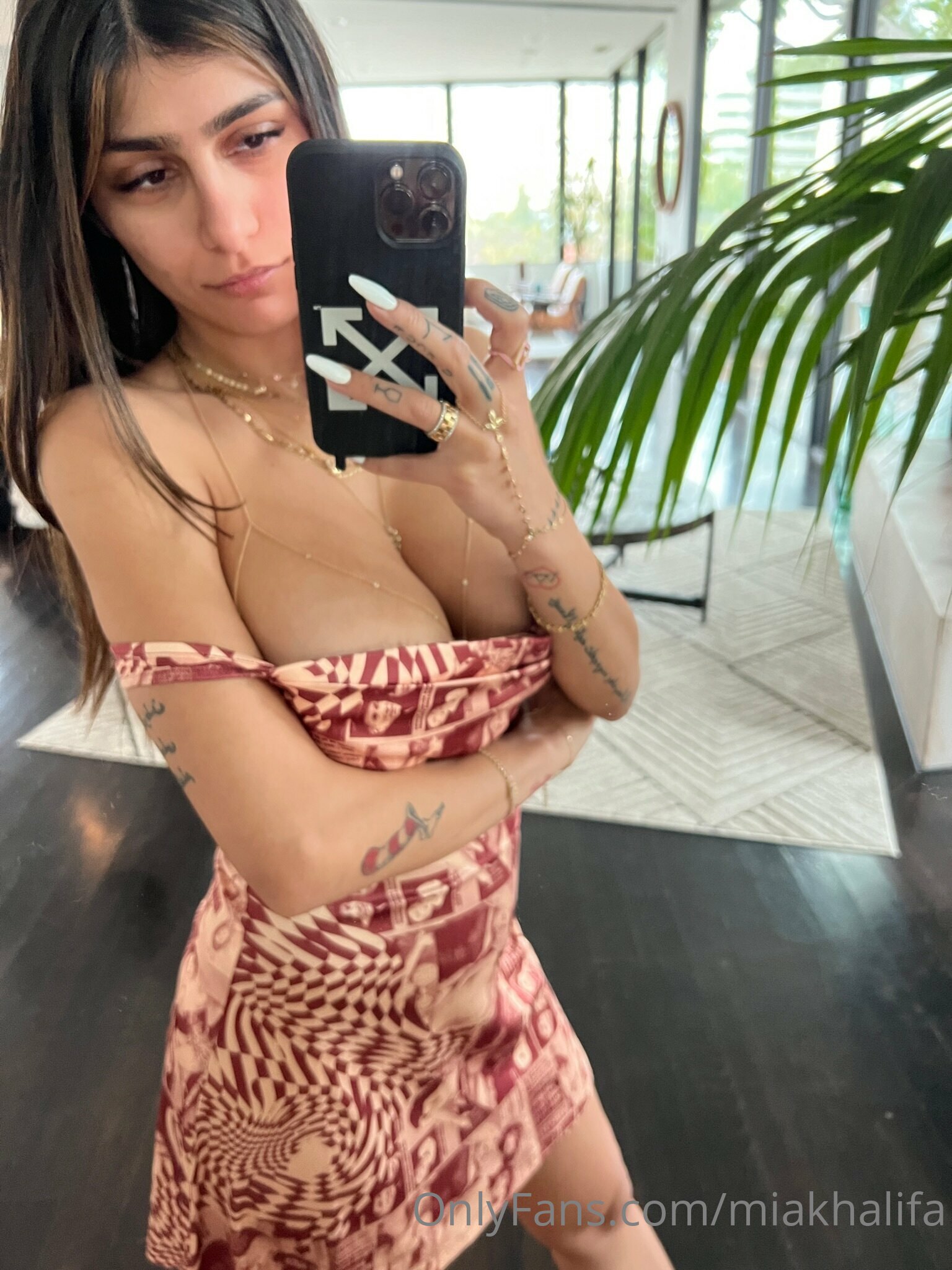 It’s 🥳 birthday happy hour 🥳 — I’m in the DMs for a bit… but.. (OnlyFans)