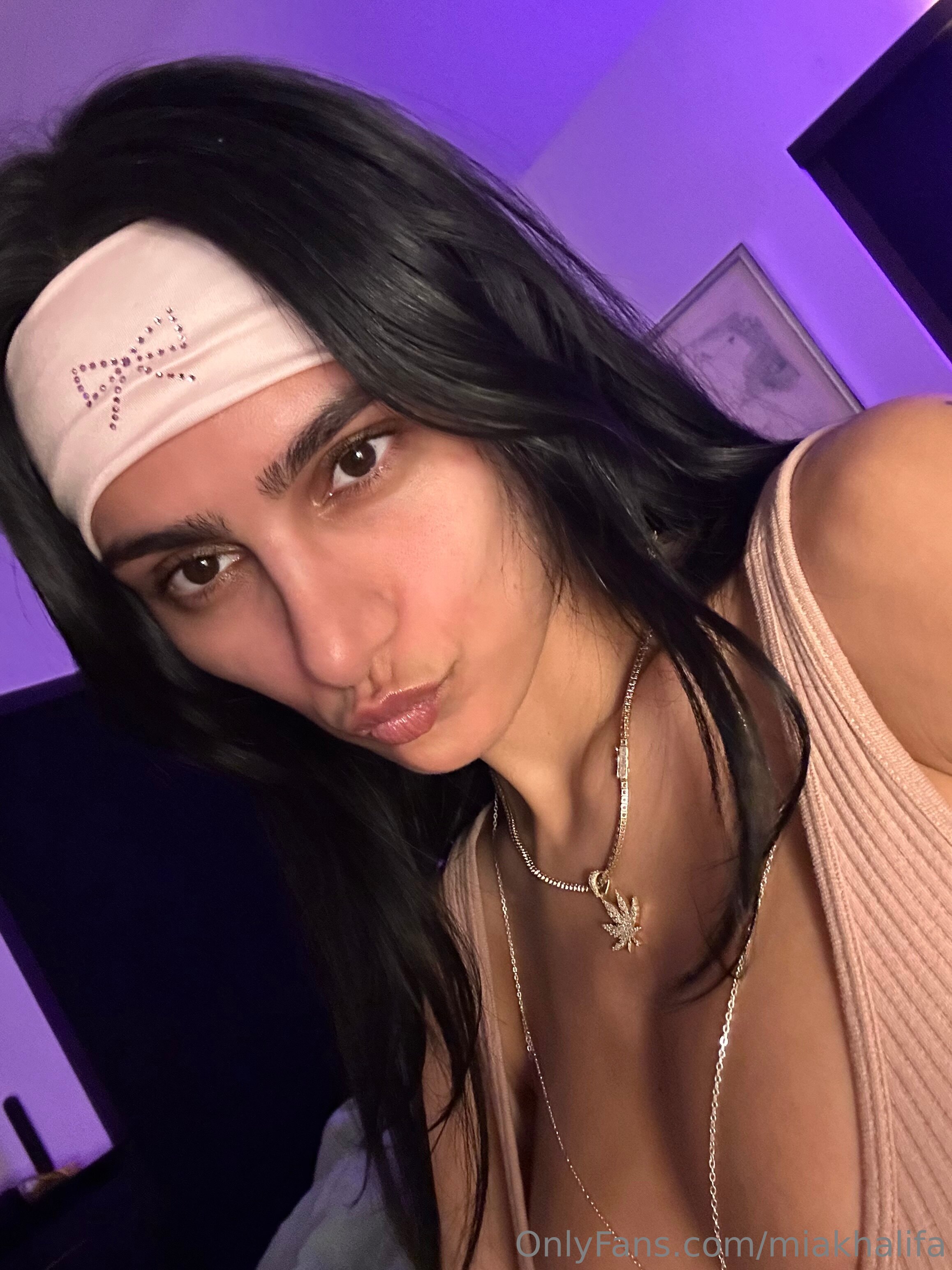 Rebill is getting a titty treat… and VIP is getting even mor.. (OnlyFans)